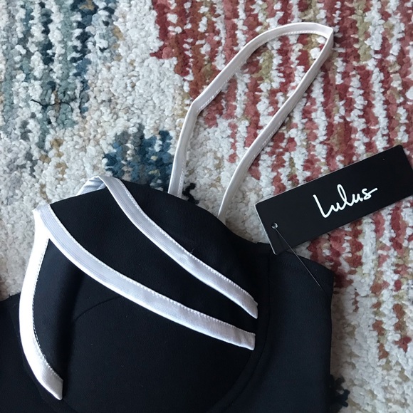 Lulus’s ruffled bustier crop top - Picture 6 of 7